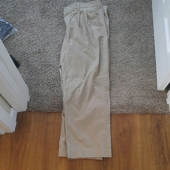 Croft and Barrow Khaki Pants - Picture 2 of 3